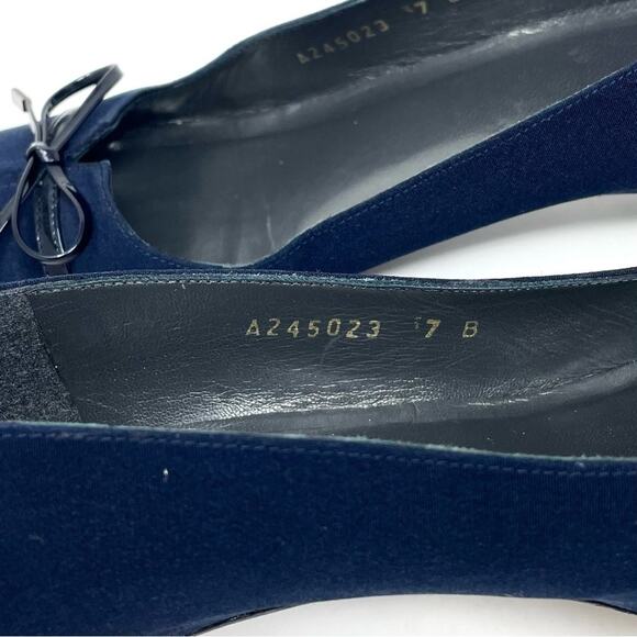 Vintage Stuart Weitzman Navy Blue Square Toe Kitten Heels w Black Bows Women's 7 - Picture 8 of 9